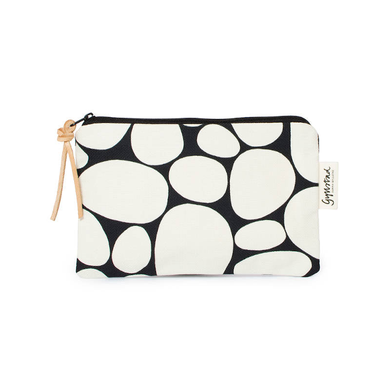 GYLLSTAD STUDIO Kosmetiktasche Small, Stenar, weiß auf schwarz