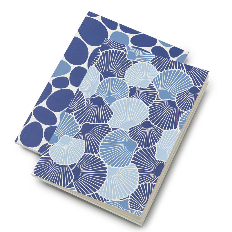 GYLLSTAD STUDIO Notizbücher (2 Pack), Snäckor & Stenar, blau