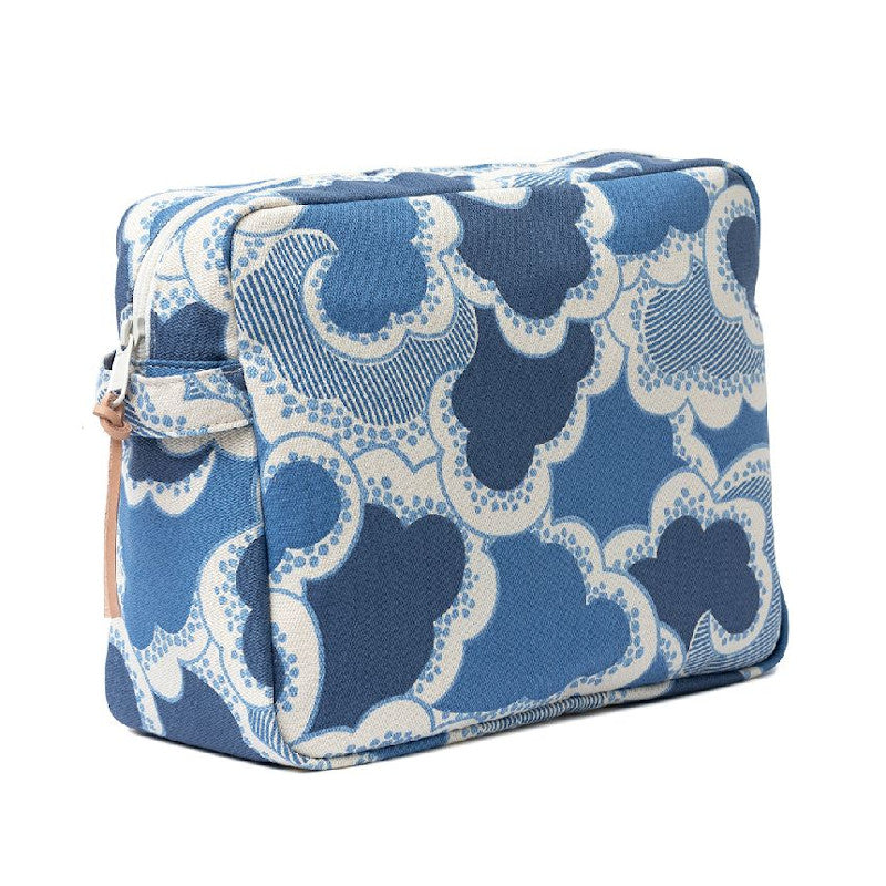 GYLLSTAD STUDIO Kulturtasche XL, Drömmar, blau, aus Bio-Baumwolle