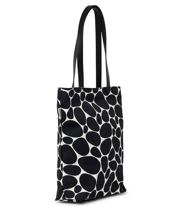 GYLLSTAD STUDIO Schultertasche, Stenar, schwarz & weiß