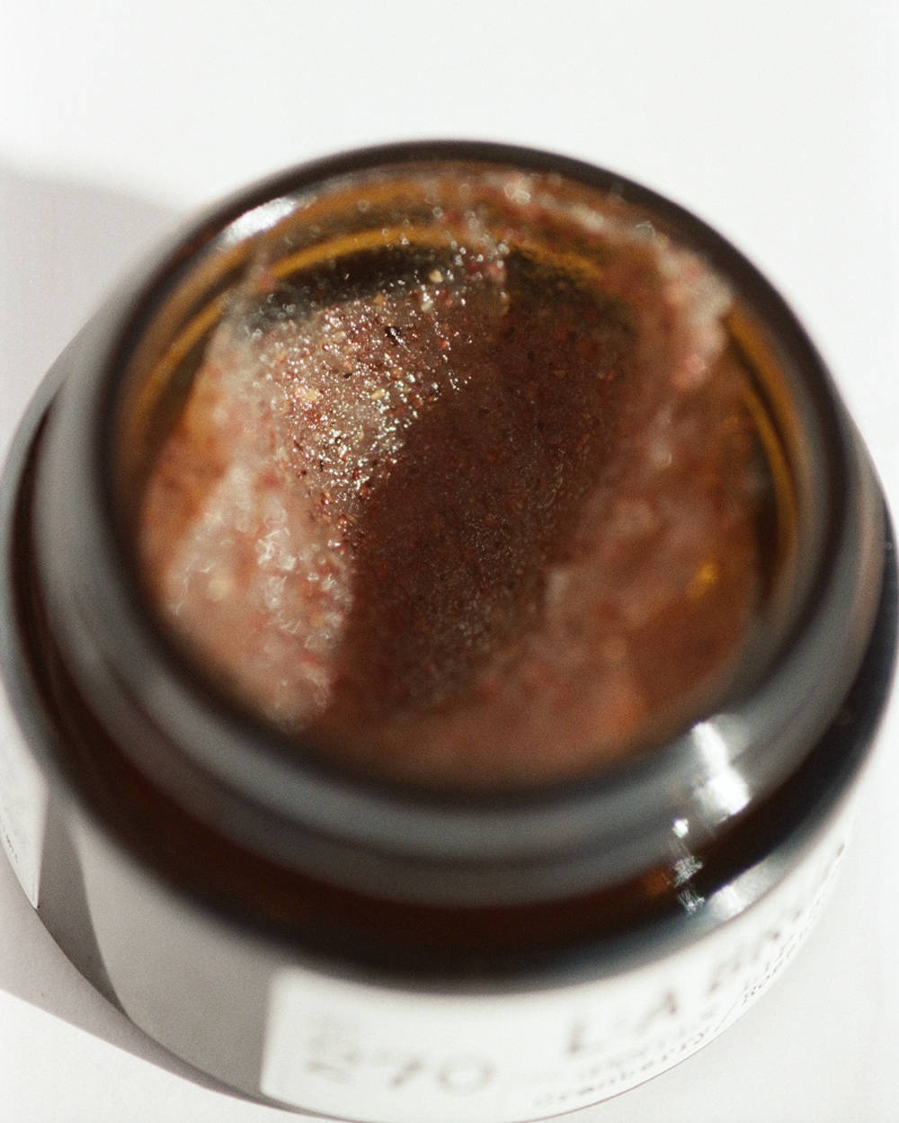 L:A BRUKET No 270 Gentle Lip Scrub / Lippenpeeling, open jar
