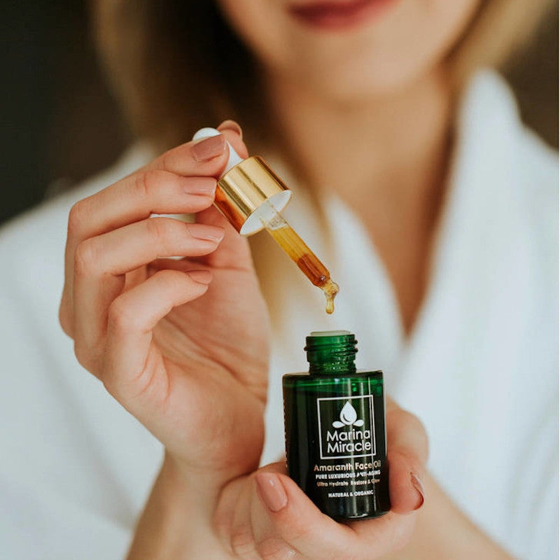 MARINA MIRACLE Amaranth Face Oil, Gesichtsöl, woman using product