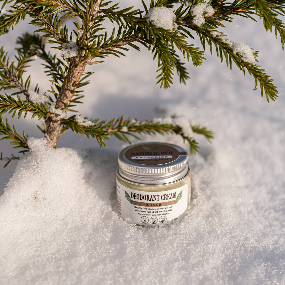 NATURLIG DEO Deocreme Kokos, Glasgefäß im Schnee
