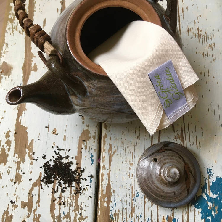 Teekanne mit Teefilter aus Baumwolle 