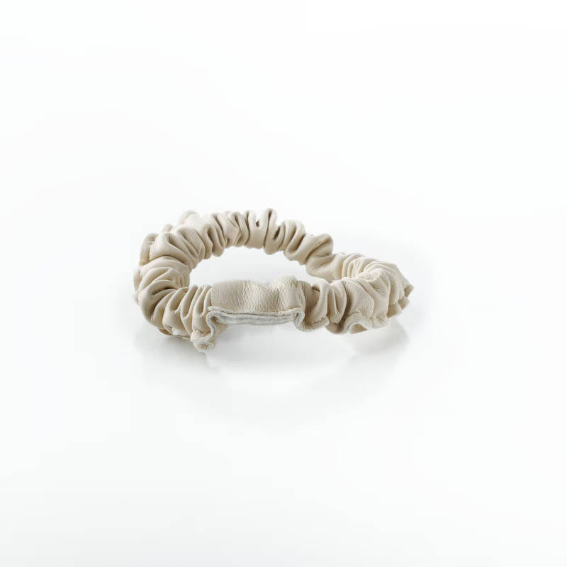 CORINNE Scrunchie, schmal, creme. Vegan