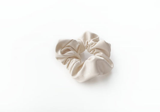 CORINNE Scrunchie aus veganem Leder, Cream  