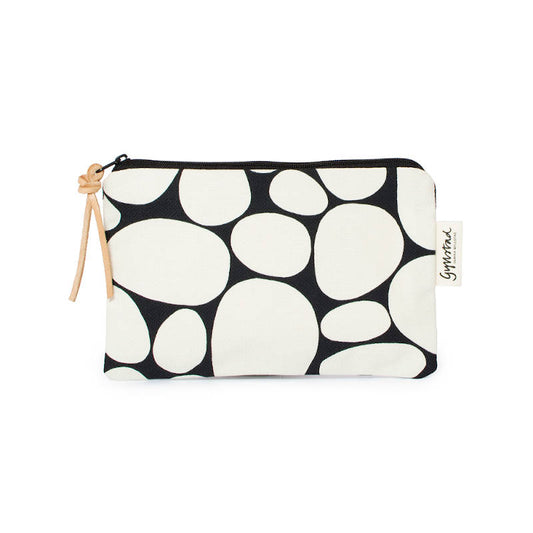 GYLLSTAD STUDIO Kosmetiktasche Small, Stenar, weiß auf schwarz 