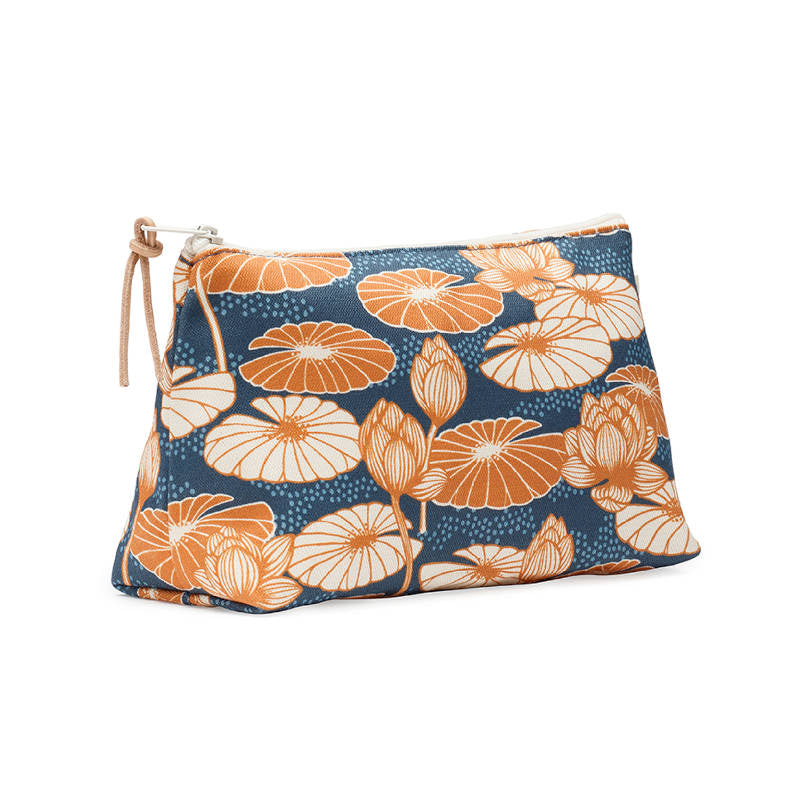 GYLLSTAD STUDIO Kosmetiktasche Large, Lotus, blau & orange, aus Bio-Baumwolle