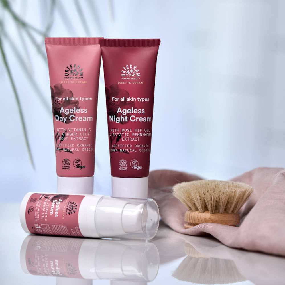 Urtekram bio-zertifizierte Nachtpflege. 3 Hautpflegeprodukt + Bürste.